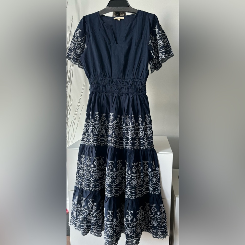 NWOT💥Navy Blue Embroidered midi Dress,small